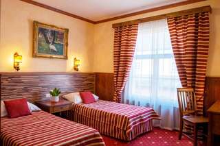 Отель Hansa Hotel Тарту Улучшенный двухместный номер с 1 кроватью или 2 отдельными кроватями-1